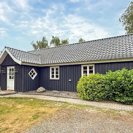 3 Bedroom Amazing In Vaeggerlose Hébergement de vacances Bøtø By