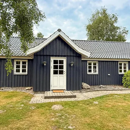 3 Bedroom Amazing In Vaeggerlose Bøtø By