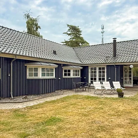 Feriehus 3 Bedroom Amazing In Vaeggerlose Bøtø By