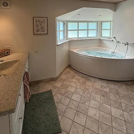 3 Bedroom Amazing In Vaeggerlose *